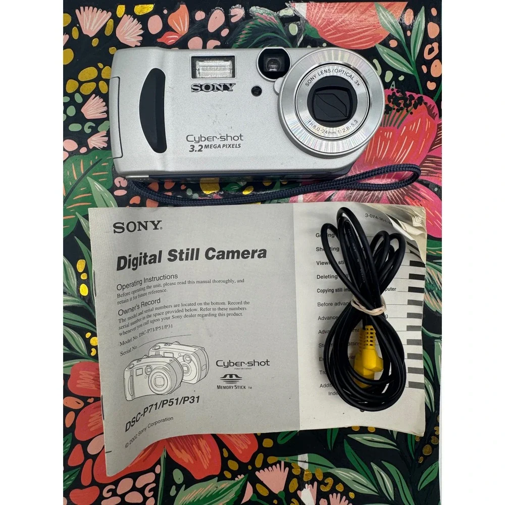 Sony Cyber-shot DSC-P71 3.2MP Digital Camera Silver Y2K Vintage Bundle Case